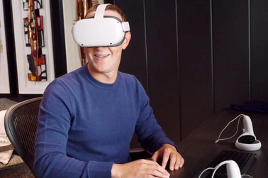 Mark Zuckerberg chê kính Apple Vision Pro, khoe Meta Quest 3 tốt hơn