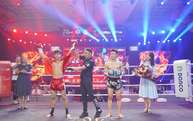 Nhà vô địch SEA Games 31 Nguyễn Quang Huy hạ knock-out võ sĩ Hàn Quốc