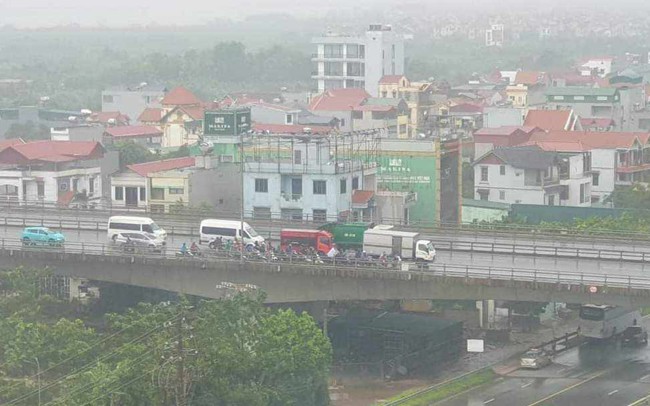 Ký ức Hà Nội: Tình người trong cơn bão Yagi