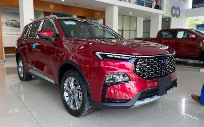 Giá xe Ford Territory lăn bánh tháng 11/2023: Giảm khó tin cạnh tranh Mazda CX-5, Hyundai Tucson