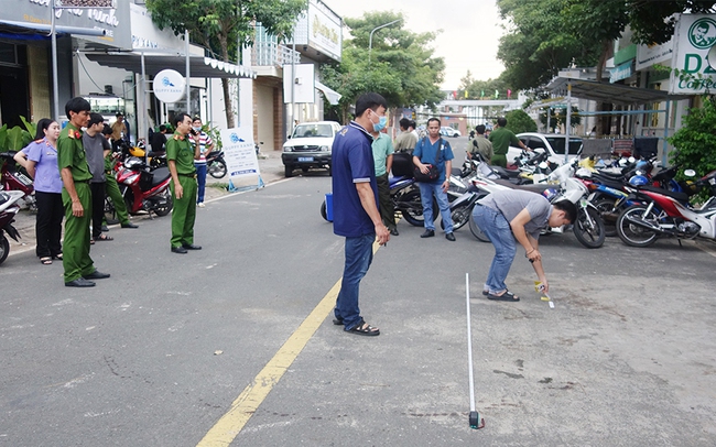 Mâu thuẫn, thiếu niên 14 tuổi đâm người tử vong