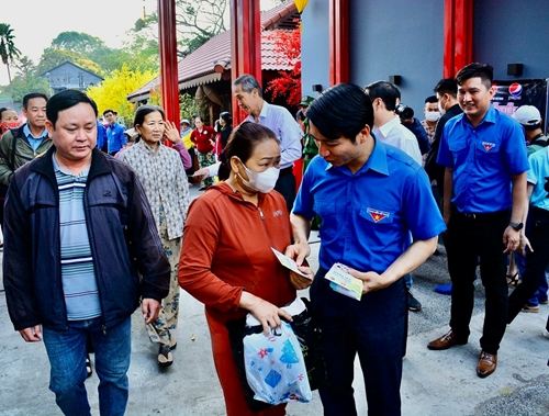 Những tấm vé nghĩa tình cho sinh viên, người lao động xa quê