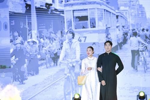 “Autumn Wedding Fashion show” tái hiện trang phục cưới xưa và nay