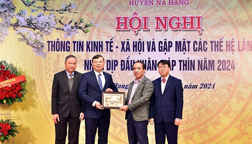 Xây dựng huyện Na Hang (Tuyên Quang) sớm trở thành huyện phát triển, giàu bản sắc