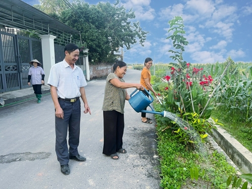 “Đầu tàu” gỡ từng nút thắt trong xây dựng nông thôn mới nâng cao