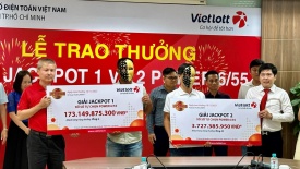 Vietlott chi hơn 176 tỷ đồng trao thưởng cho hai khách hàng may mắn ở TP.HCM