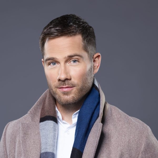 Luke Macfarlane so sánh các khoản thanh toán Netflix với kênh Hallmark của anh ấy