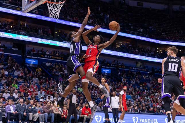 Pelicans hành trình thất bại, chấm dứt chuỗi 6 trận toàn thắng của Kings