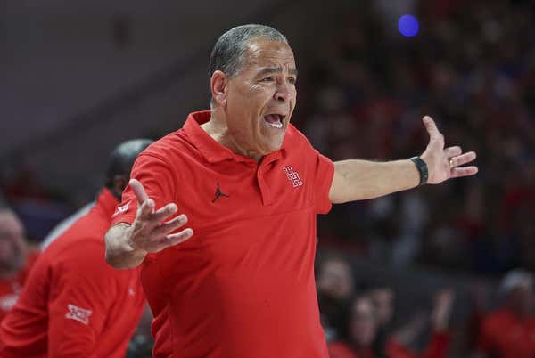 No. 1 Houston uses defense to roll past TCU and reach Big 12 semis