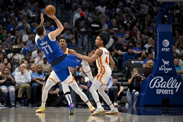 Kyrie Irving, quyền lực của Luka Doncic Mavs vượt qua Hawks