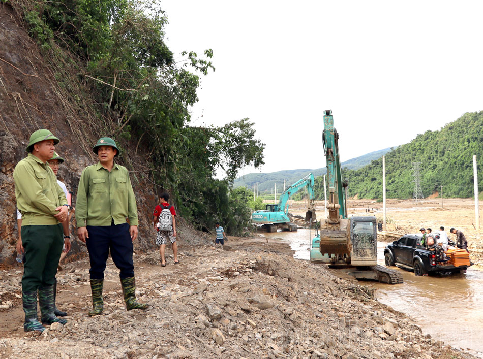 Khẩn trương khắc phục lũ quét, ưu tiên tìm kiếm người mất tích