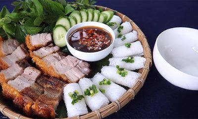 Đổi mới thực đơn cho ngày mưa gió bằng món heo quay giòn bì, ngon mê ly