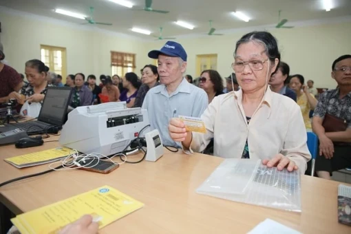 Cả nước chi trả trực tiếp lương hưu và trợ cấp bảo hiểm xã hội qua tài khoản cá nhân từ 1-9-2024