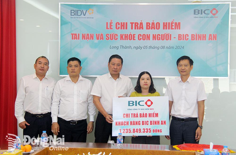 BIC phối hợp BIDV Đông Đồng Nai chi trả hơn 1,2 tỷ đồng quyền lợi bảo hiểm cho khách hàng