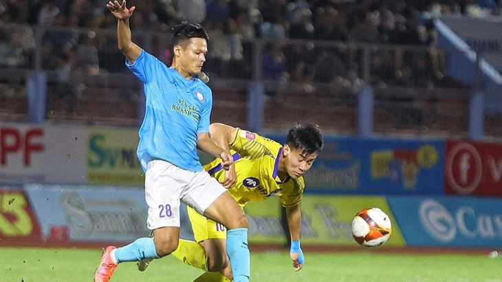 V.League 2023-2024: Đỉnh và đáy ra sân