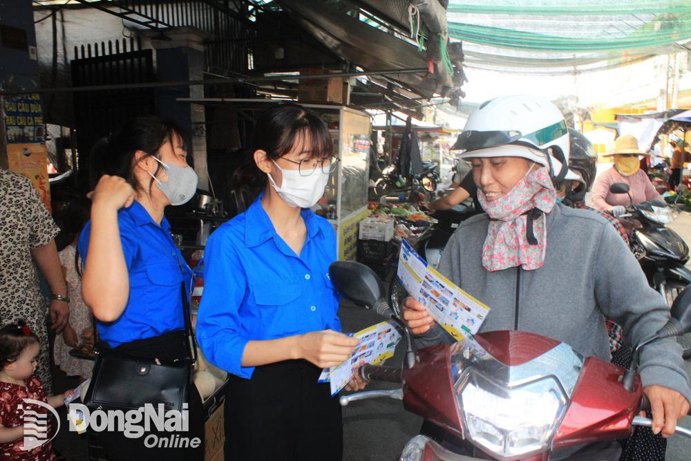 Đồng loạt ra quân ngày cao điểm tình nguyện xây dựng đô thị văn minh