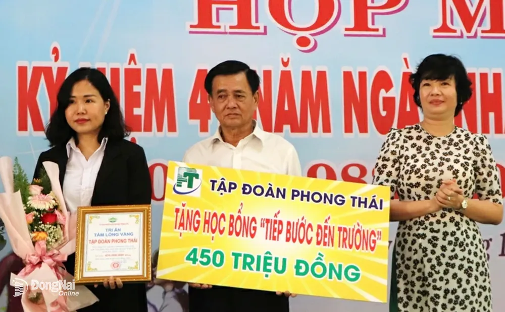 Tập đoàn Phong Thái trao 283 suất học bổng cho học sinh nghèo tại H.Vĩnh Cửu