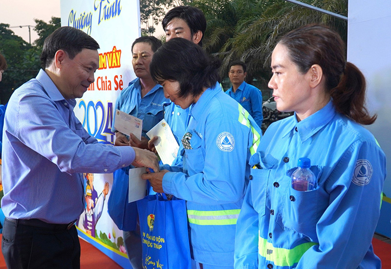 Phát động thi đua chào mừng 95 năm Ngày thành lập Công đoàn Việt Nam