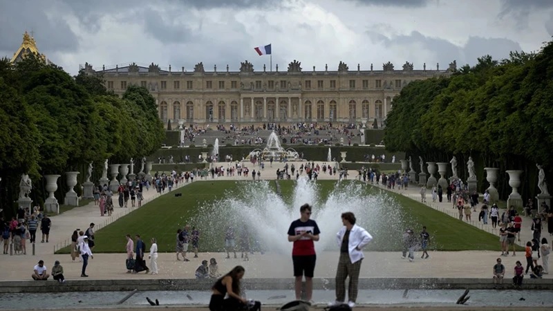 Cảnh sát Pháp báo động có bom tại Cung điện Versailles