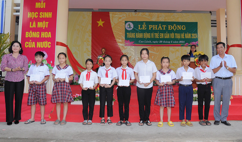 Chung tay chăm lo, tạo dựng môi trường sống an toàn cho trẻ em