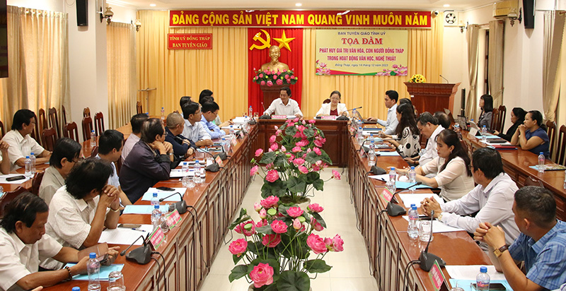 Phát triển văn học, nghệ thuật gắn với xây dựng văn hóa con người Đồng Tháp nghĩa tình, năng động, sáng tạo