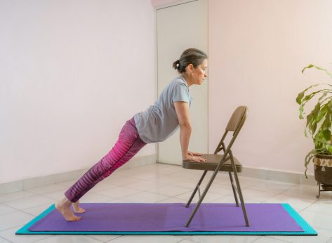 9 bài tập Yoga trên ghế tốt nhất cho mỡ bụng