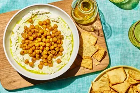 Crispy Chickpeas so với Feta bị đánh đập là người chấp nhận bạn đang chờ đợi