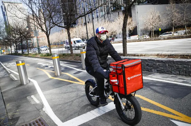 DoorDash tăng phí giao hàng NYC theo quy định về mức lương tối thiểu mới