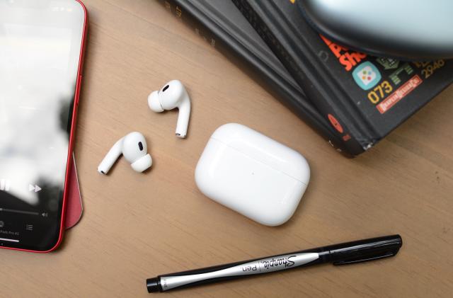 AirPods Pro của Apple với USB-C đã được bán lại với giá 190 USD