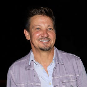 Jeremy Renner trở lại trường quay phần 3 của 'Thị trưởng Kingstown' 1 năm sau tai nạn Snowplow