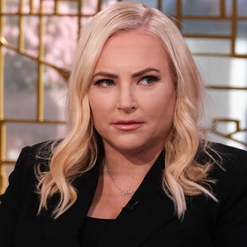 Meghan McCin Slams 'Gma của nhạc kịch John McCin': '