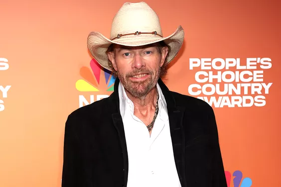 Toby Keith, siêu sao nhạc đồng quê, qua đời ở tuổi 62 sau cuộc chiến với căn bệnh ung thư dạ dày