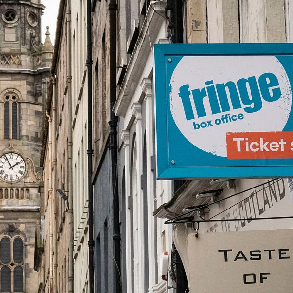 Giám đốc điều hành Edinburgh Fringe bảo vệ Baillie Gafford tài trợ