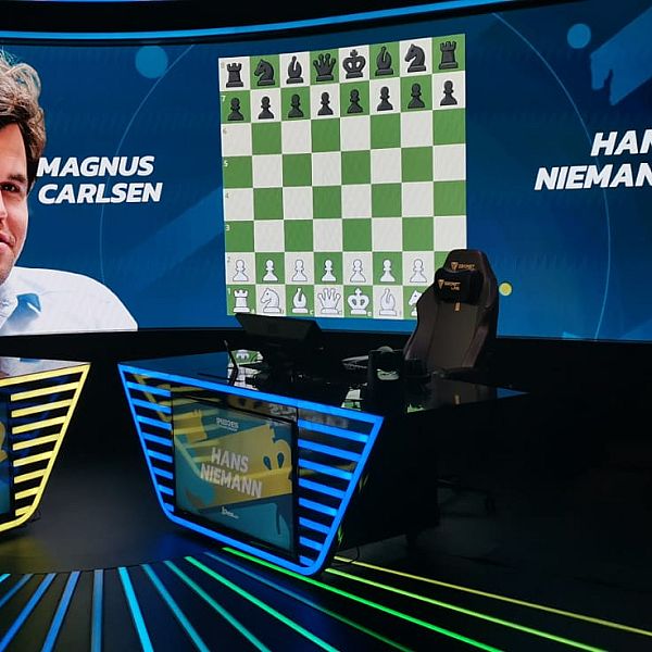 Carlsen và Niemann quay mặt làm đối thủ chơi trực tuyến