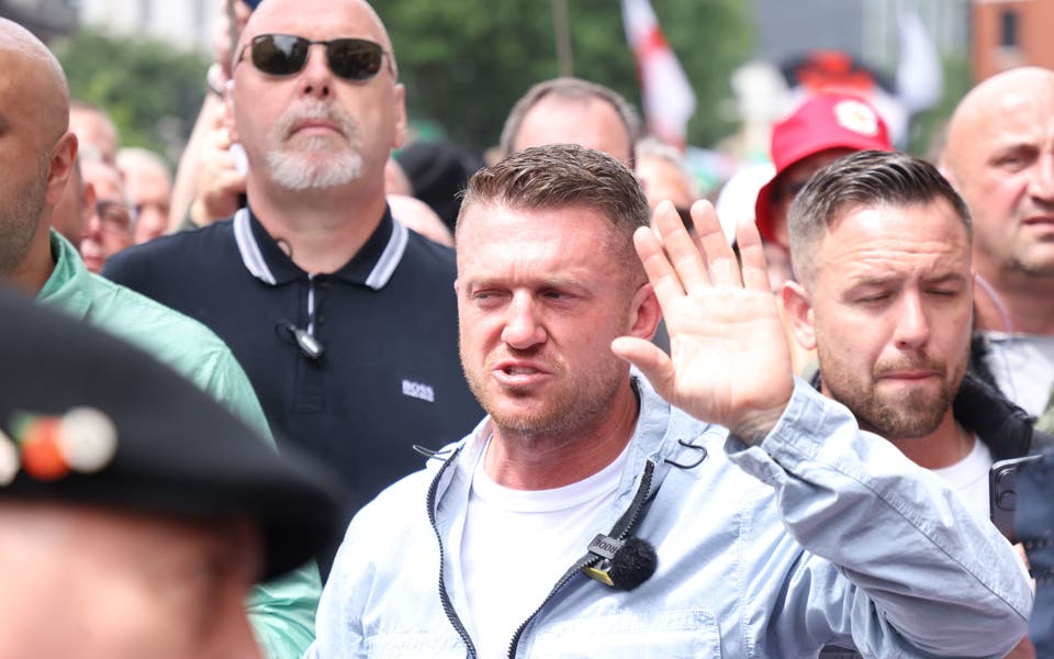 Tommy Robinson bị buộc tội gây rối từ khách sạn 5 sao Cyprus '