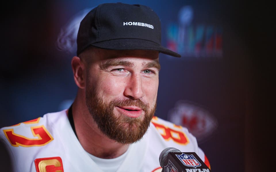 Travis Kelce đóng vai chính đầu tiên trong chương trình của Ryan Murphy