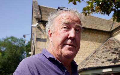 Quán rượu mới của Jeremy Clarkson tăng thêm hứng thú với việc chuyển đến thị trấn Cotswolds