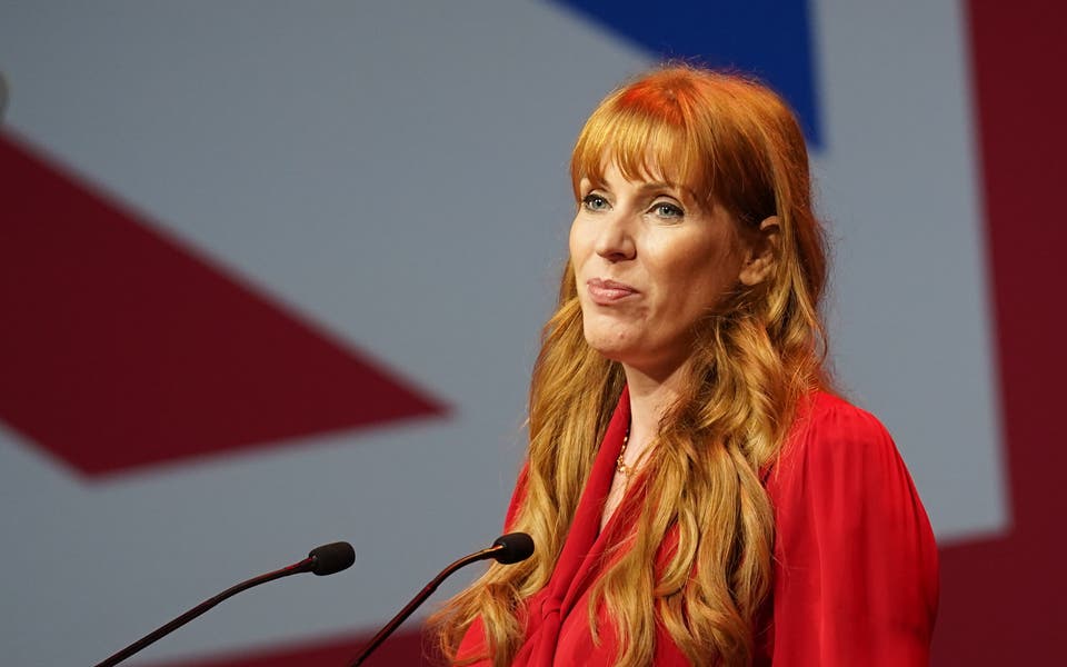 Angela Rayner 'không ra ngoài' sau cuộc đối đầu với người biểu tình