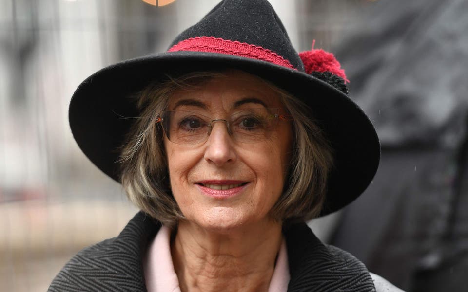 Hãy nhớ đến các con tin, Dame Maureen Lipman nói khi sắp đặt 'lovelock'