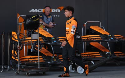 Lando Norris hy vọng sẽ có một cú đánh lớn khi Charles Leclerc lên đỉnh