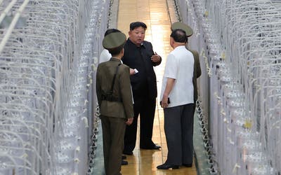 Kim Jong-Un viếng thăm cơ sở làm giàu uranium ở Bắc Triều Tiên bí mật