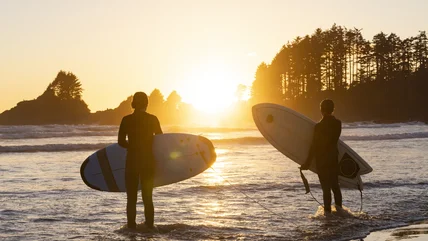 Hãy ghé thăm làng Tofino của British Columbia cho một trải nghiệm thiên nhiên phấn chấn