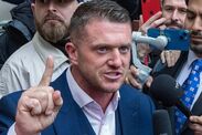 TikTok chặn người dùng tìm kiếm Tommy Robinson giữa các cuộc bạo loạn ở Anh