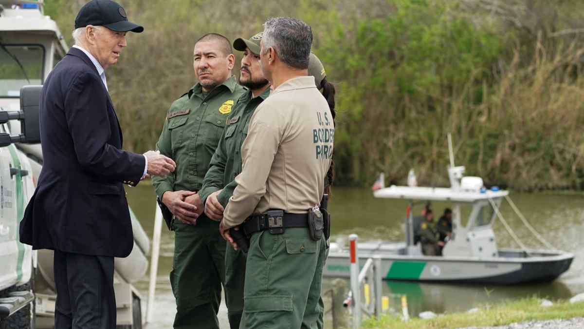 Biden and Trump berate each other over border in rival Texas visits