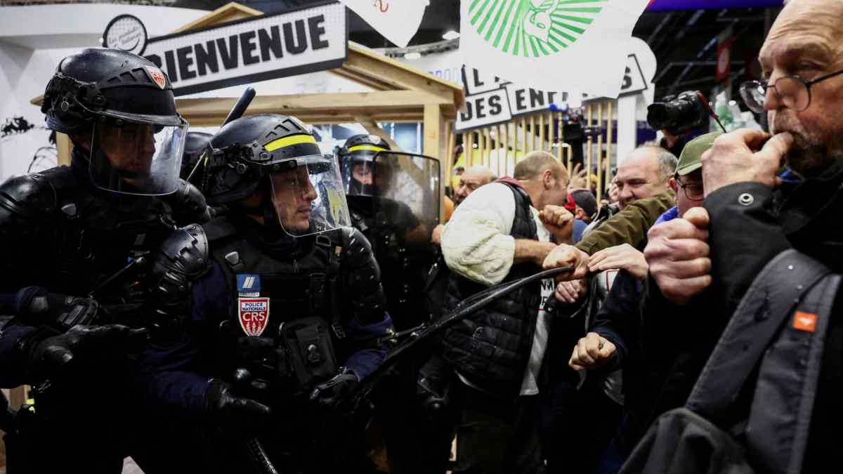 Farmers storm Paris agriculture fair as Macron promises more help