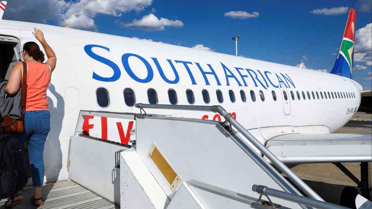 South African Airways seeks new investor and listing after aborted deal, chief says