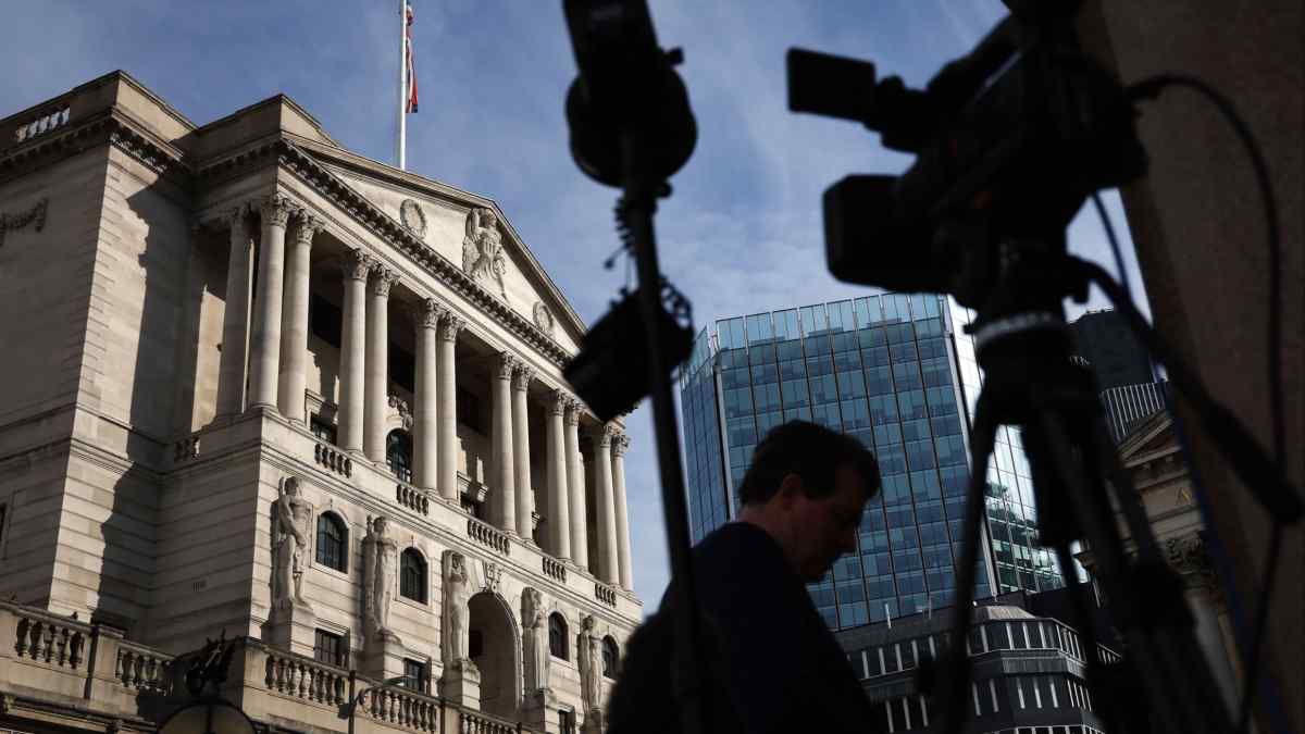 Bank of England holds rates at 5.25%