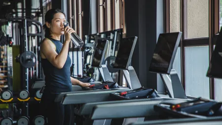 Chúng tôi đã thử nghiệm những chai nước tốt nhất để tập gym để giúp bạn luôn đủ nước và mát mẻ