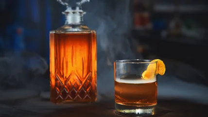 Rượu whiskey nên có một chấm vĩnh viễn trên ve của bạn