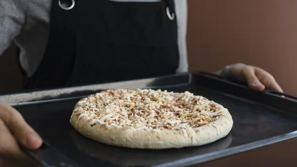 Bí ẩn đằng sau chiếc bánh pizza đông lạnh đầu tiên trên thế giới